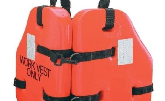 Chaleco salvavidas para trabajar con arnés en plataformas marinas